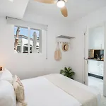 Будинок відпочинку Casa Hibiscus Марбелья